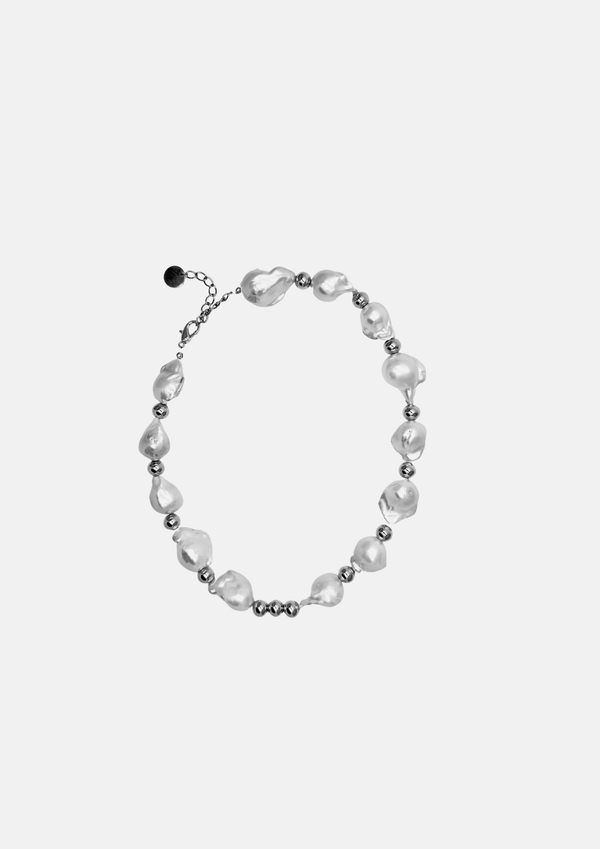 Gisèl B Collier Molly