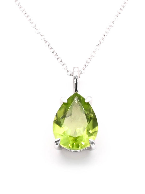 graziella 10KT White Gold 18" 1.65CT Pear shape Peridot Necklace