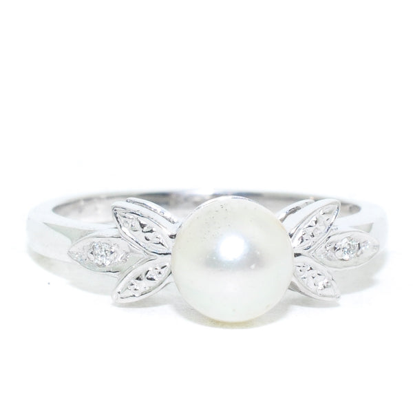 graziella 10KT White Gold 4MM Cultured Pearl and Diamond Ring