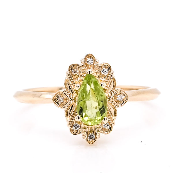 graziella 10KT Yellow Gold Pear Shape Peridot and Diamond Ring