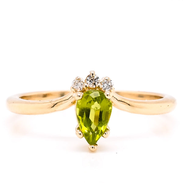 graziella 10KT Yellow Gold Pear Shape Peridot and Diamond Ring