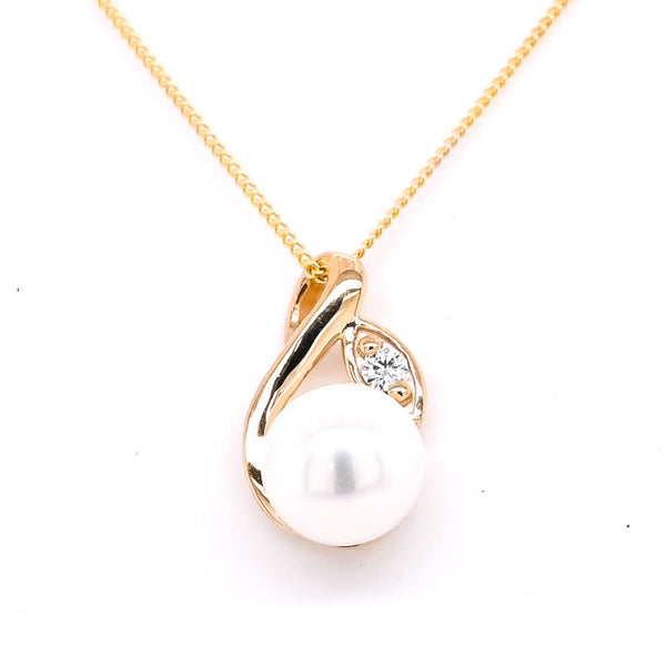 graziella Fire & Ice 10KT Yellow Gold 18" 6.5mm Fresh Water Pearl & Canadian Diamond Necklace