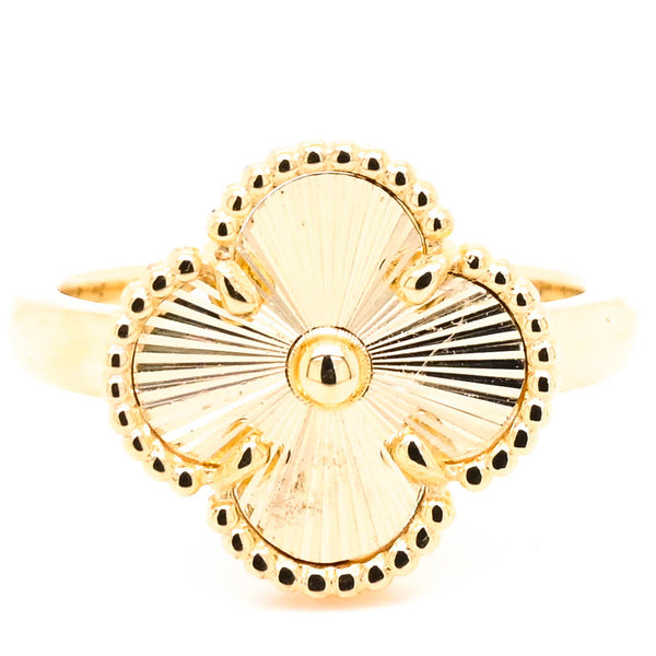 graziella 10KT Yellow Gold Clover Ring
