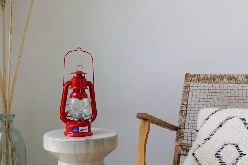 Guillouard Lampe Tempête "Luciole" - Cerise - Coffret Kraft