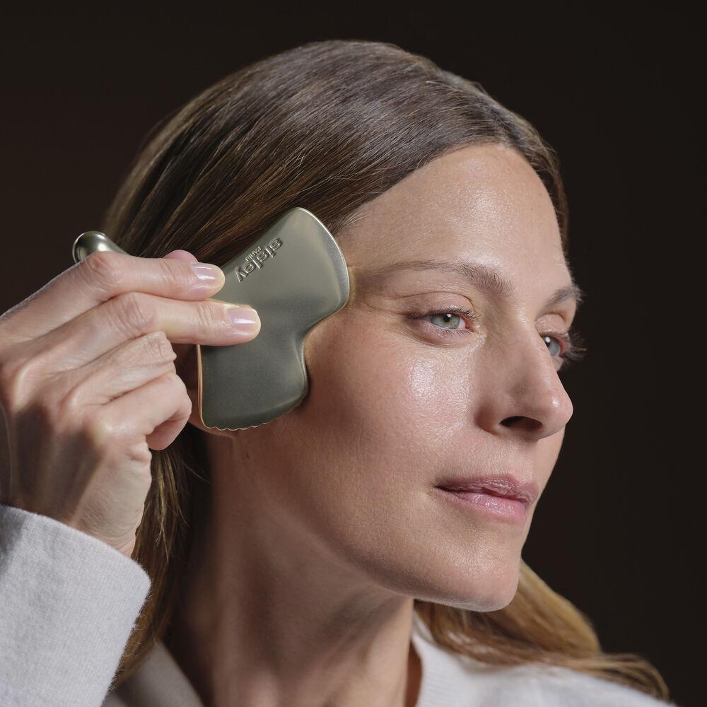 Hair Rituel By Sisley Ginkgo Gua Sha