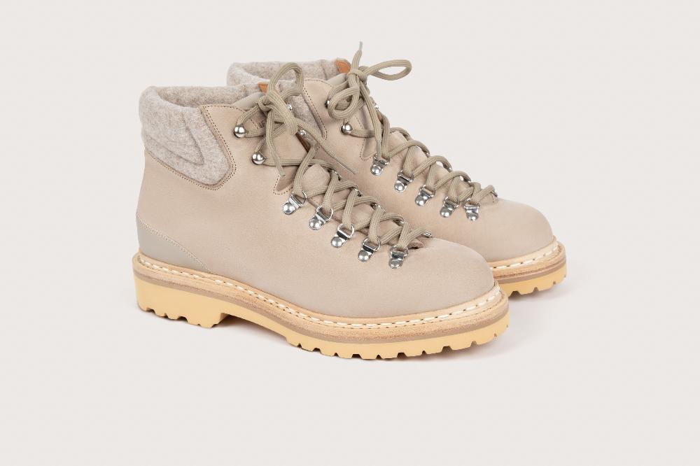 heschung Boots homme en nubuck beige esprit montagne et authentiques heschung Boots homme en nubuck beige esprit montagne et authentiques