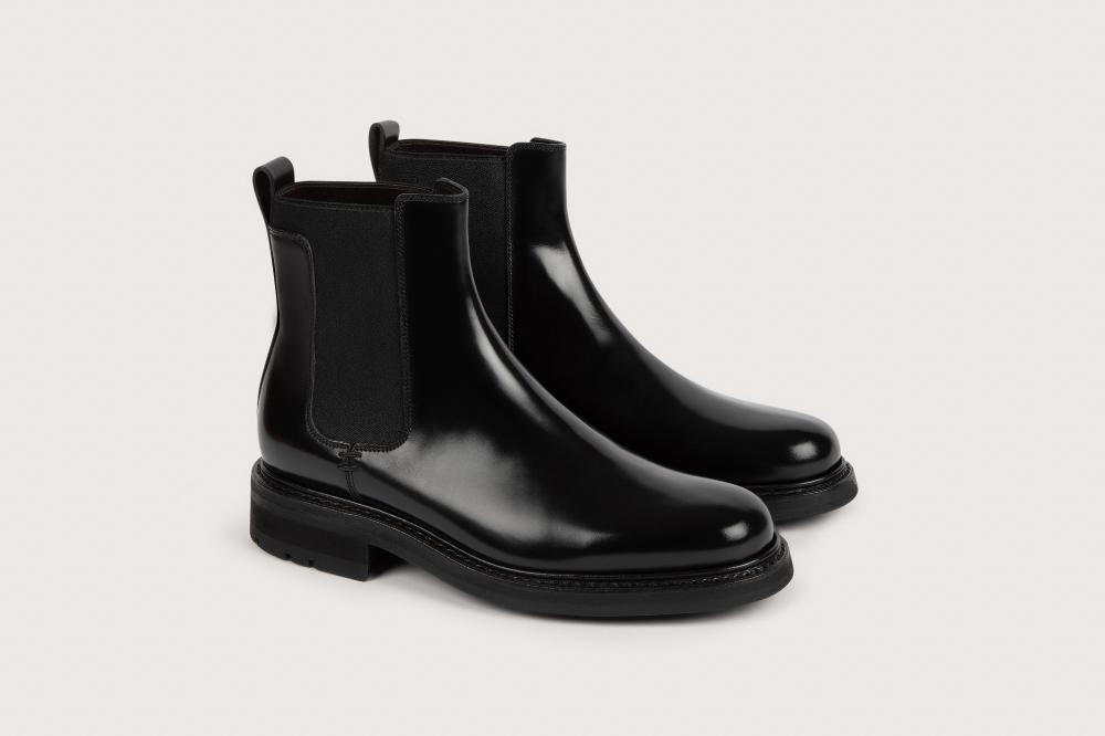 heschung Chelsea boots femme intemporelles en cuir brillant noir pour une allure casual ou habillée