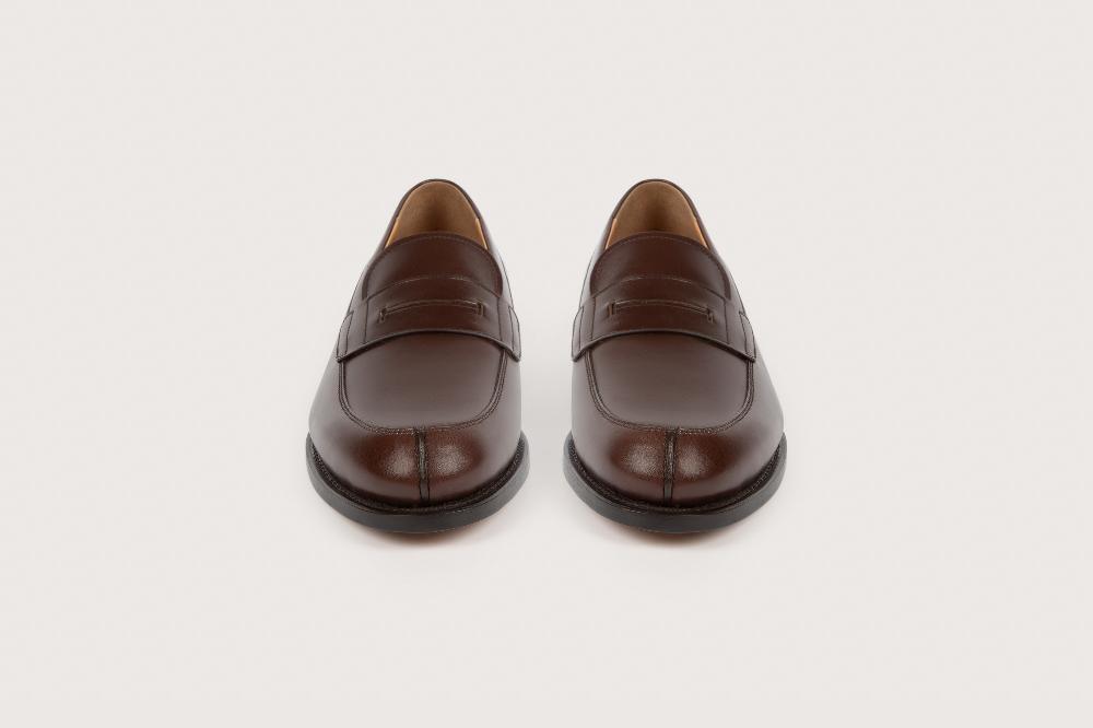 Heschung Mocassin Homme En Cuir Brillant Marron Sur Semelle Cuir Pour Une Allure élégante