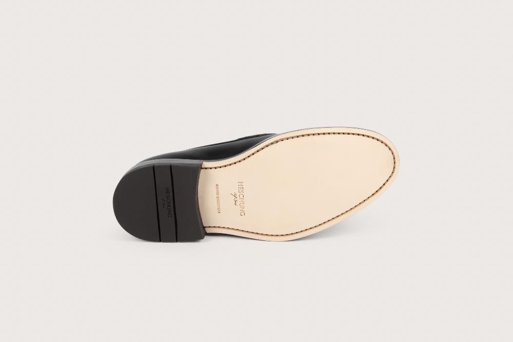 Heschung Mocassin Homme En Cuir Brillant Noir Sur Semelle Cuir Pour Une Allure élégante