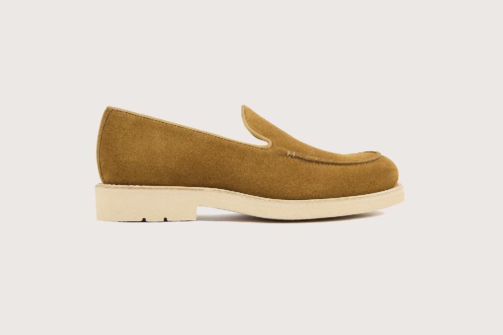 Heschung Mocassin Homme En Hydrovelours Marron Clair Au Style Affirmé Sur Semelle Gomme
