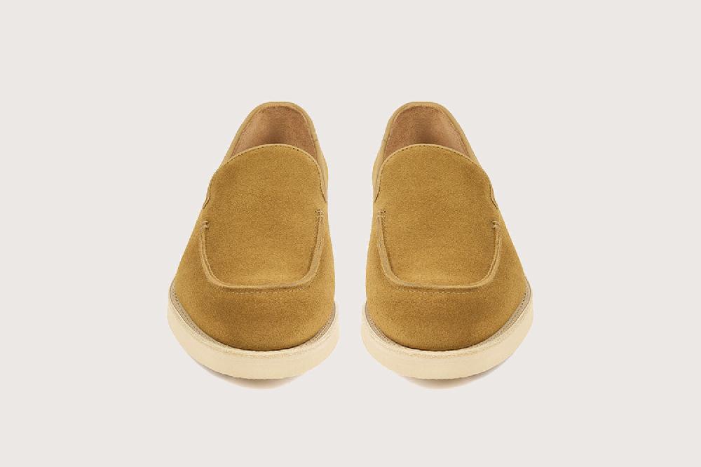 Heschung Mocassin Homme En Hydrovelours Marron Clair Au Style Affirmé Sur Semelle Gomme