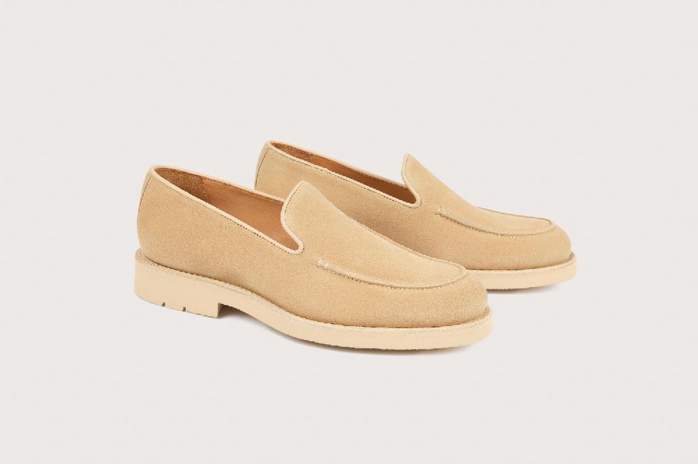 heschung Mocassin homme en hydrovelours sable au style affirmé sur semelle gomme