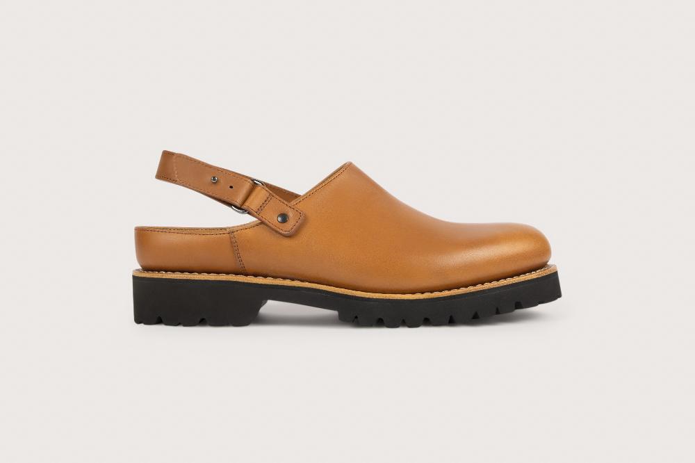 Heschung Sabot Homme Avec Boucle De Serrage En Cuir Lisse Marron Clair Et Semelle Gomme