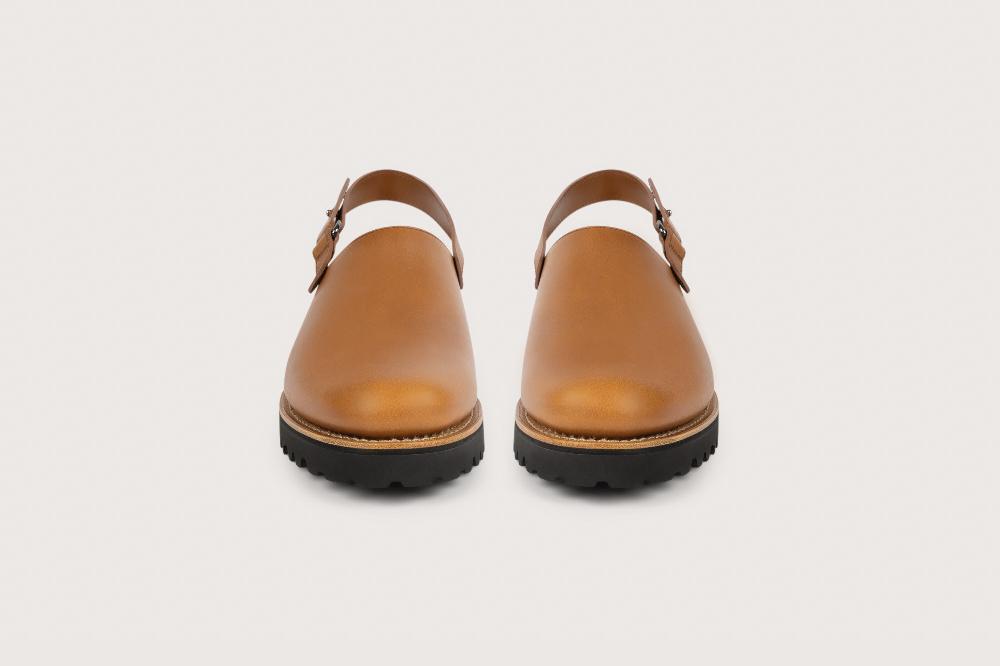 Heschung Sabot Homme Avec Boucle De Serrage En Cuir Lisse Marron Clair Et Semelle Gomme