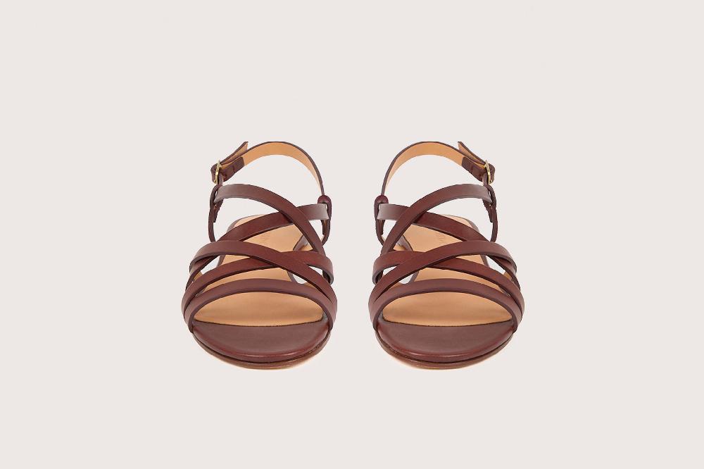 Heschung Sandale Plate Intemporelle Femme En Cuir De Vachette Tabac Sur Semelle Cuir