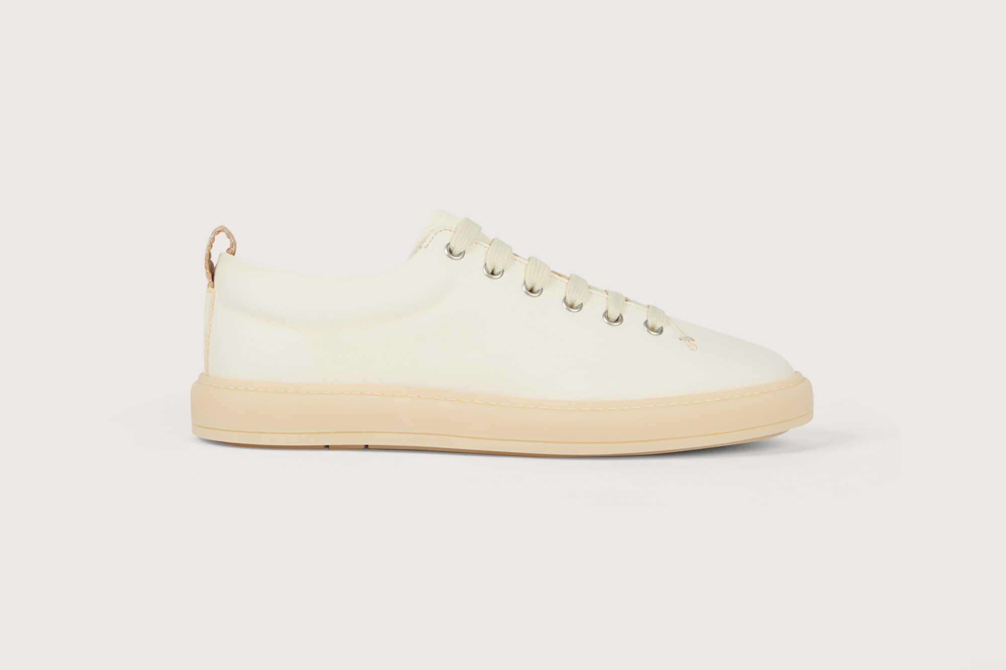 Heschung Sneakers Femme En Cuir Blanc Sur Une Semelle En Gomme élégantes Et Confortables