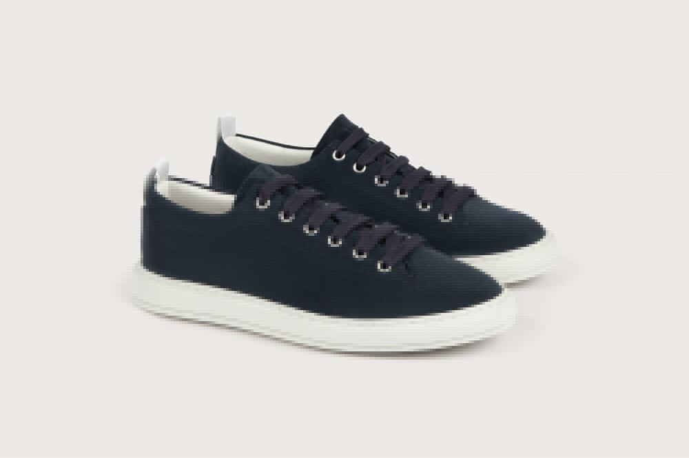 Heschung Sneakers Femme En Veau Velours Bleu Marine Sur Une Semelle En Gomme élégantes Et Confortables