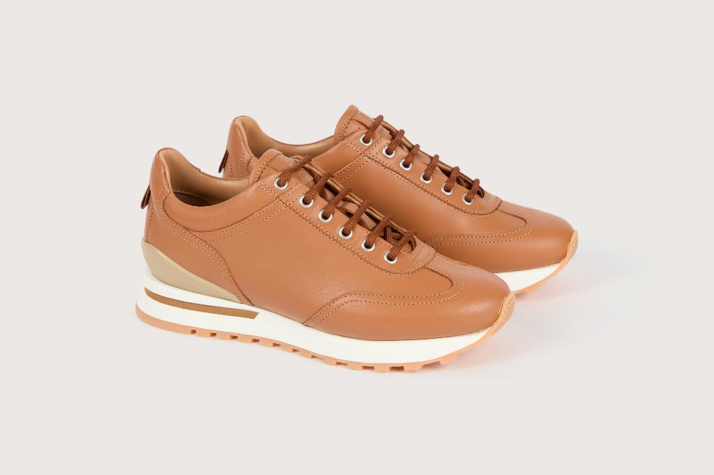heschung Sneakers femme raffinées et élégantes en cuir lisse marron clair