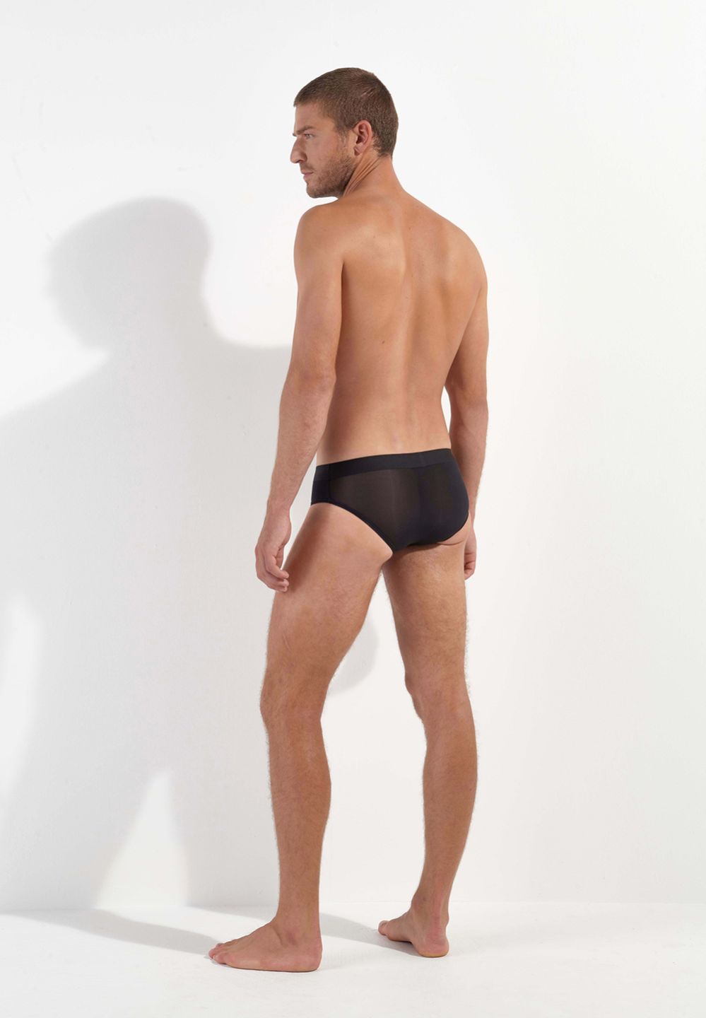 Hom Fabriqué Dans Des Matières De Qualité Pour Apporter Confort Et Style
