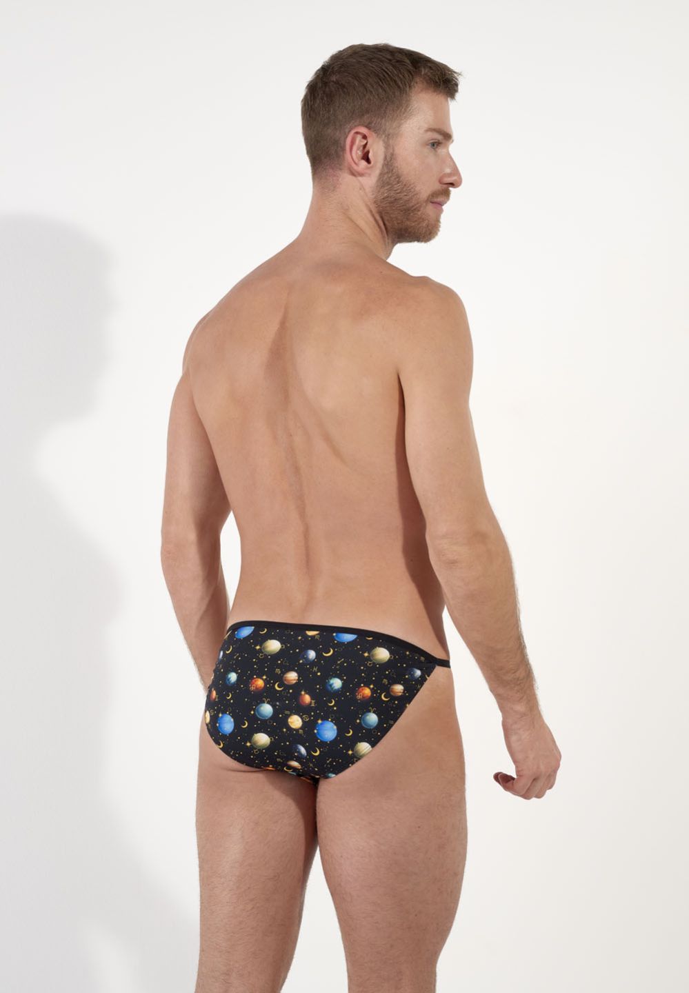 Hom Fabriqué Dans Des Matières De Qualité Pour Apporter Confort Et Style