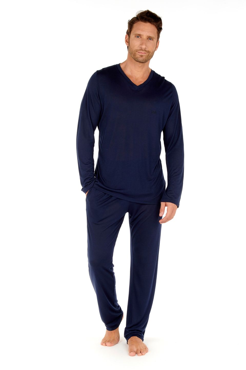 Hom Fabriqué Dans Des Matières De Qualité Pour Apporter Confort Et Style