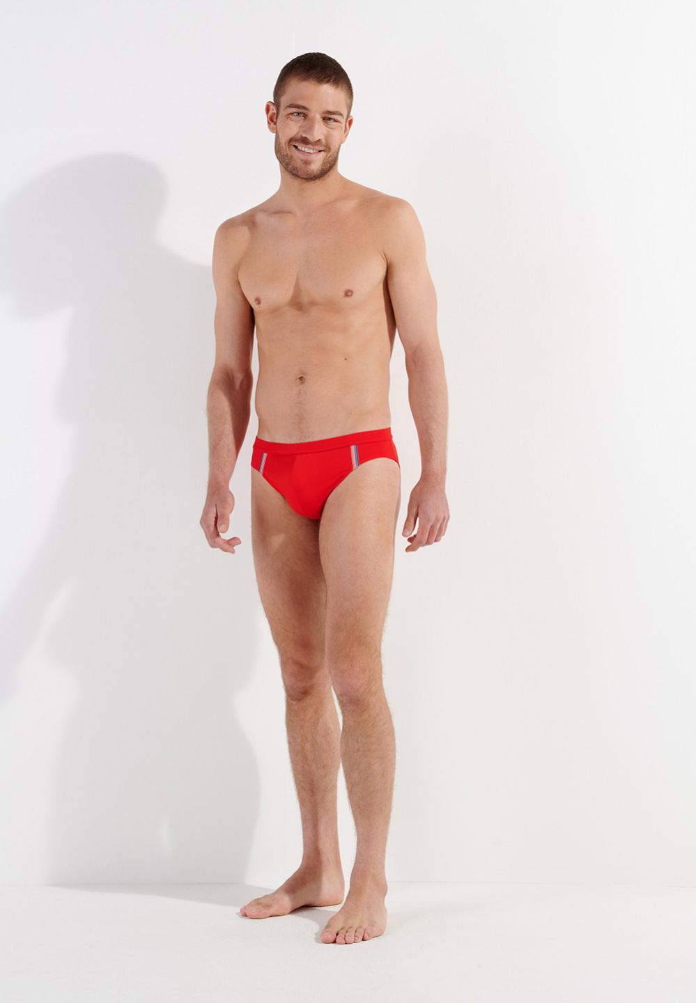 Hom Fabriqué Dans Des Matières De Qualité Pour Apporter Confort Et Style