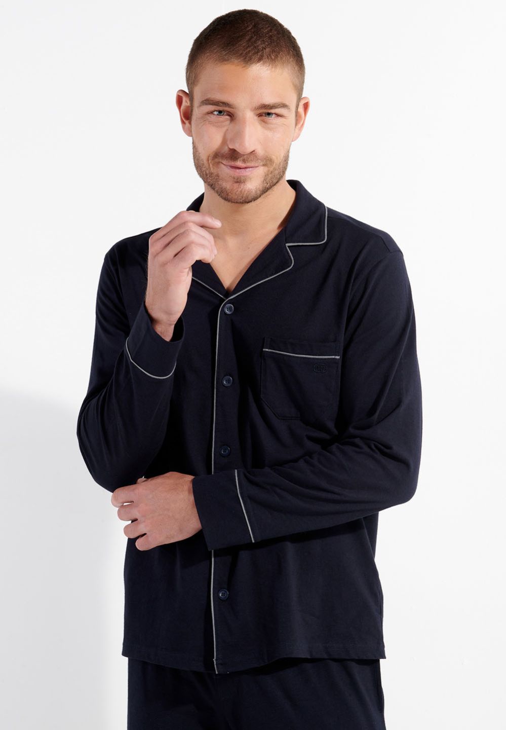 Hom Fabriqué Dans Des Matières De Qualité Pour Apporter Confort Et Style