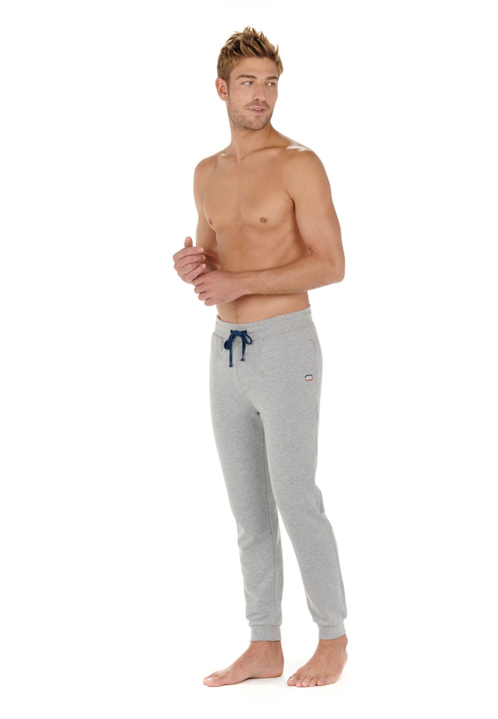 Hom Fabriqué Dans Des Matières De Qualité Pour Apporter Confort Et Style