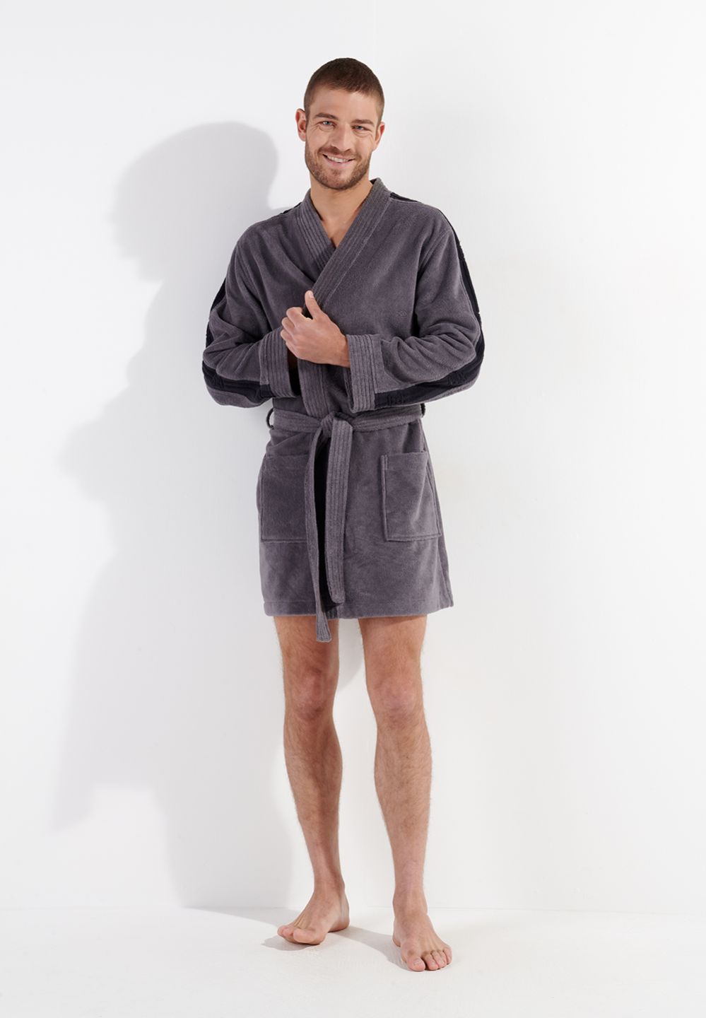 Hom Fabriqué Dans Des Matières De Qualité Pour Apporter Confort Et Style