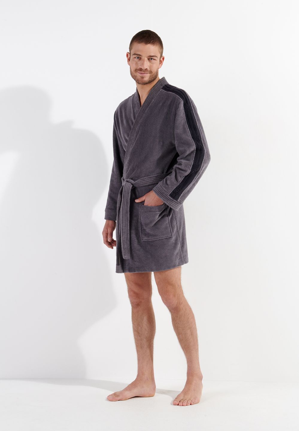 Hom Fabriqué Dans Des Matières De Qualité Pour Apporter Confort Et Style