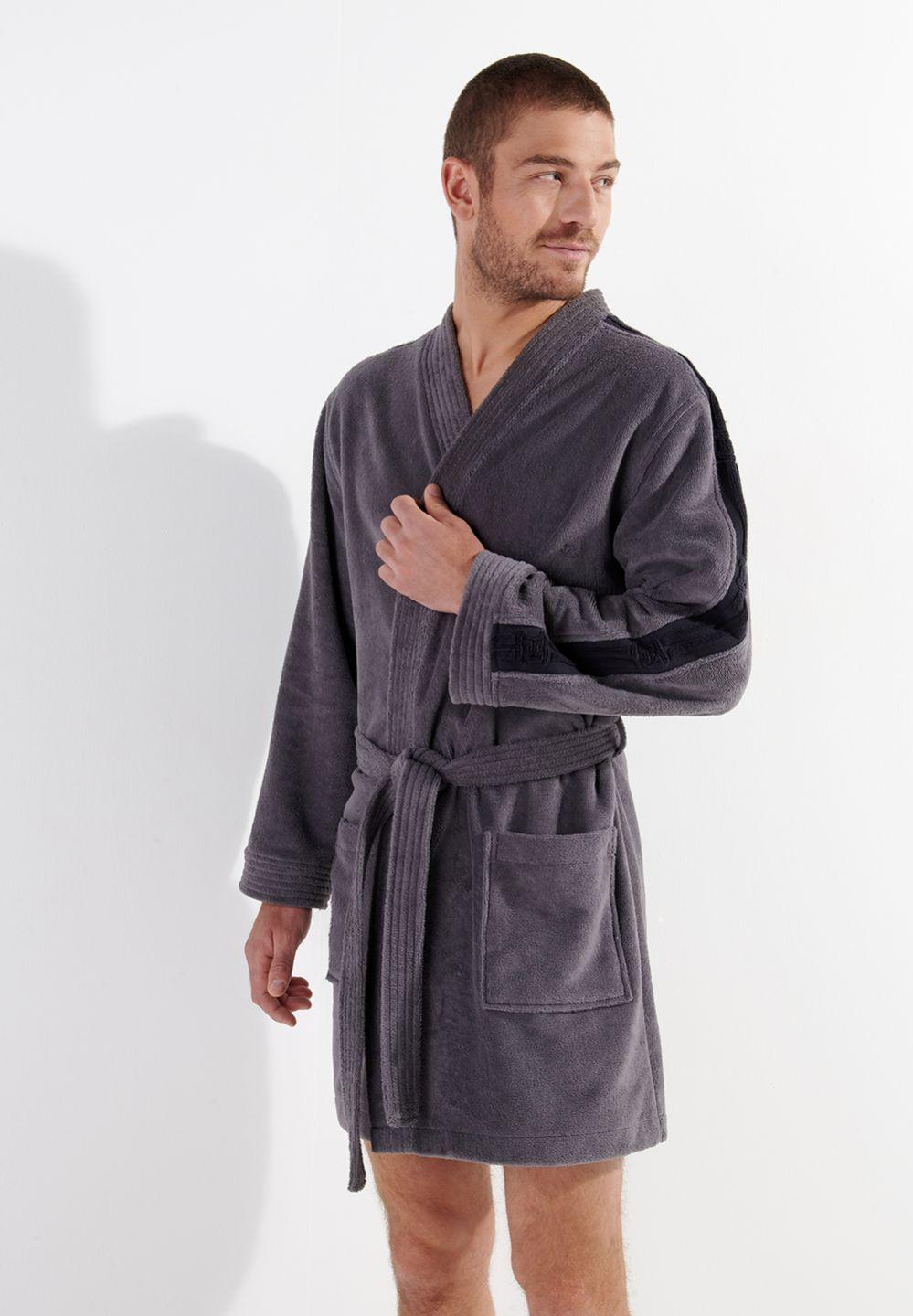 Hom Fabriqué Dans Des Matières De Qualité Pour Apporter Confort Et Style