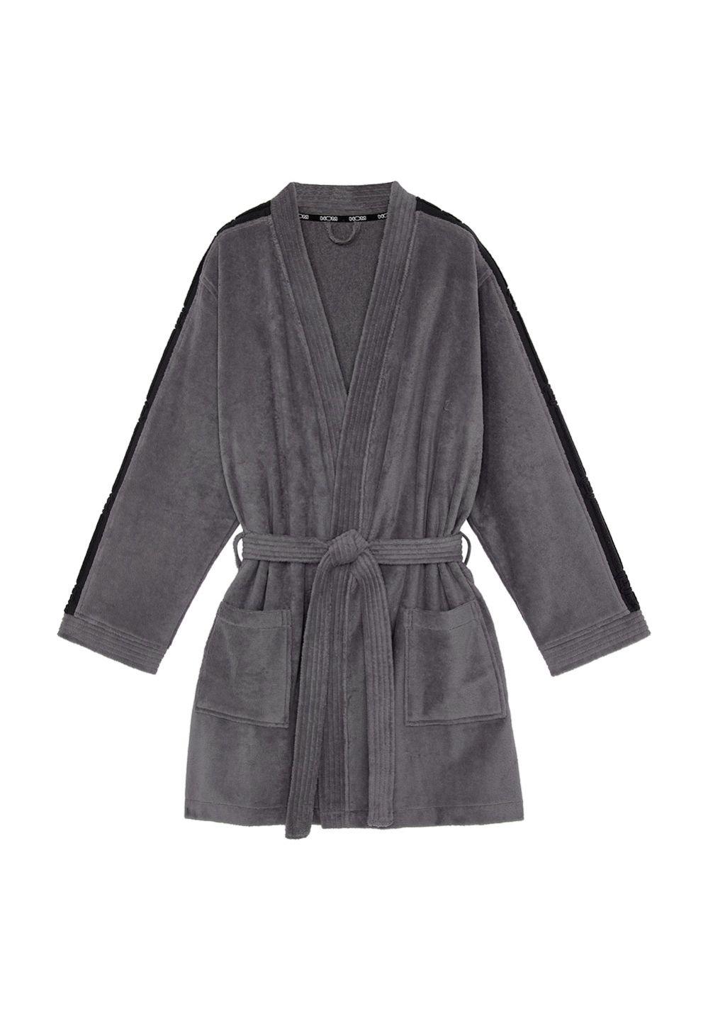 hom fabriqué dans des matières de qualité pour apporter confort et style