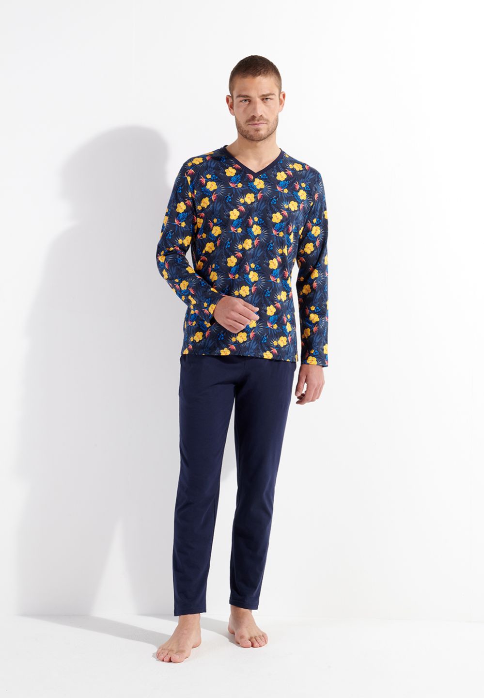 Hom Fabriqué Dans Des Matières De Qualité Pour Apporter Confort Et Style