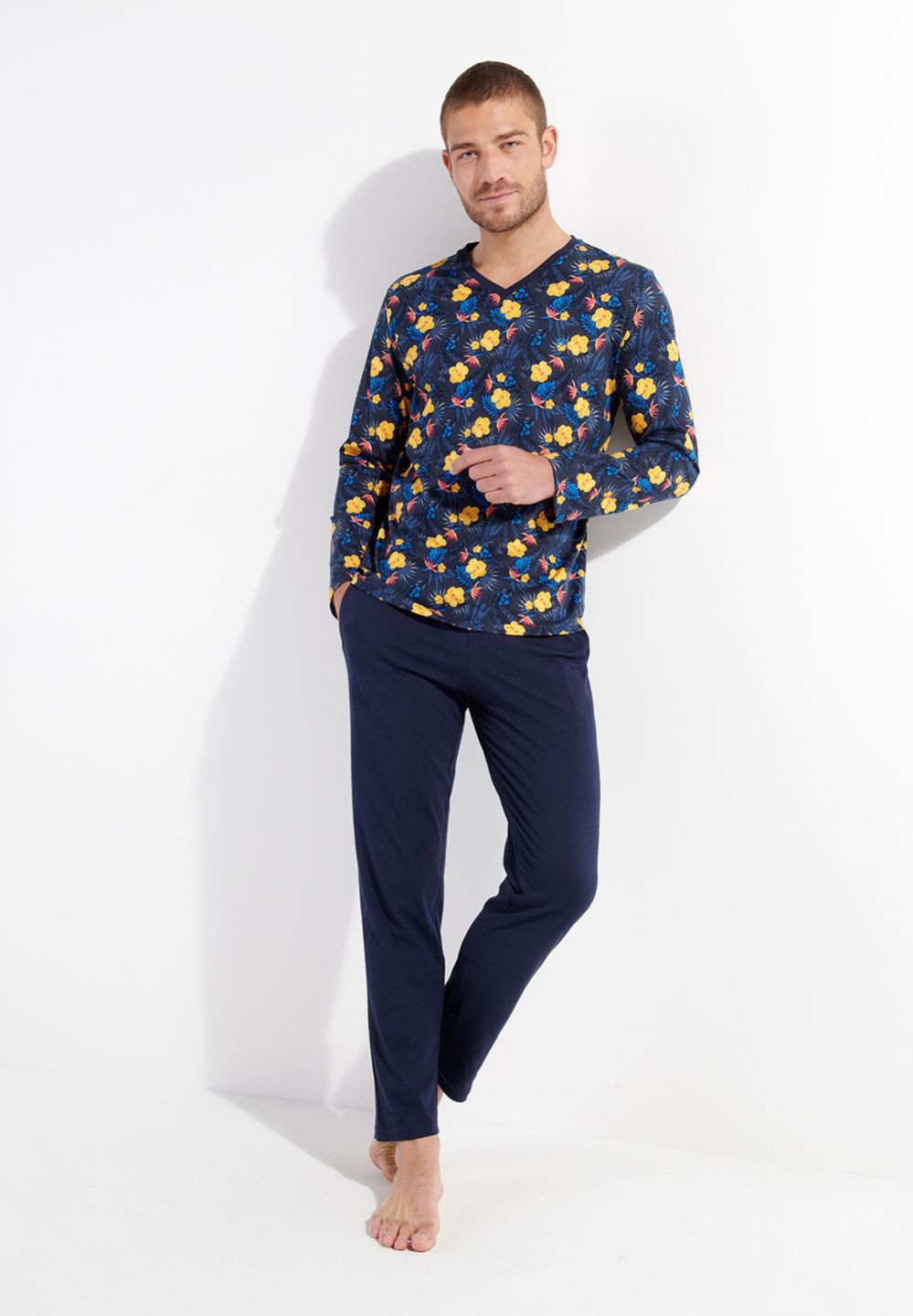 Hom Fabriqué Dans Des Matières De Qualité Pour Apporter Confort Et Style