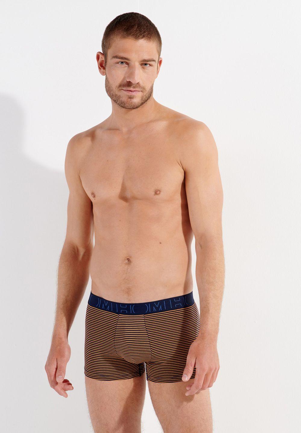 Hom Fabriqué Dans Des Matières De Qualité Pour Apporter Confort Et Style