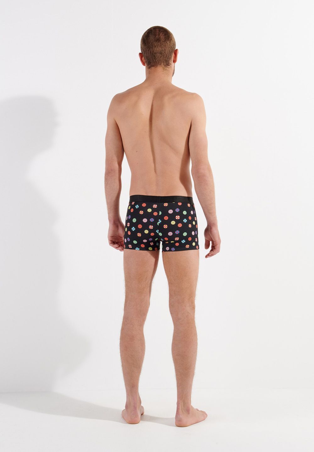 Hom Fabriqué Dans Des Matières De Qualité Pour Apporter Confort Et Style