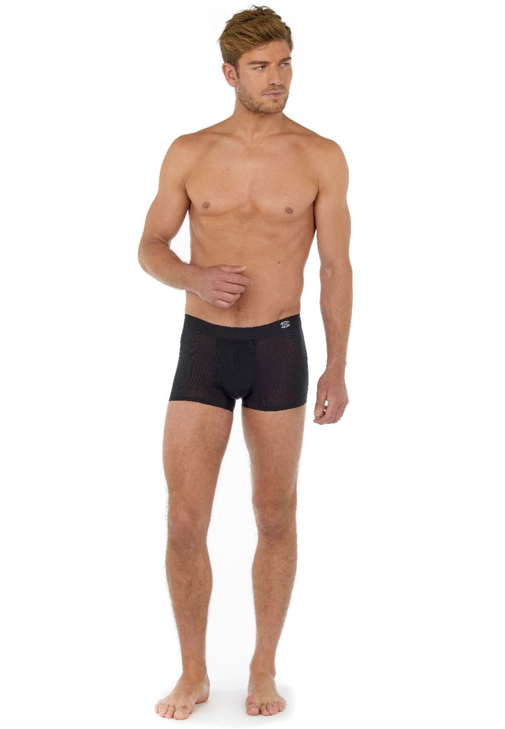 Hom Fabriqué Dans Des Matières De Qualité Pour Apporter Confort Et Style
