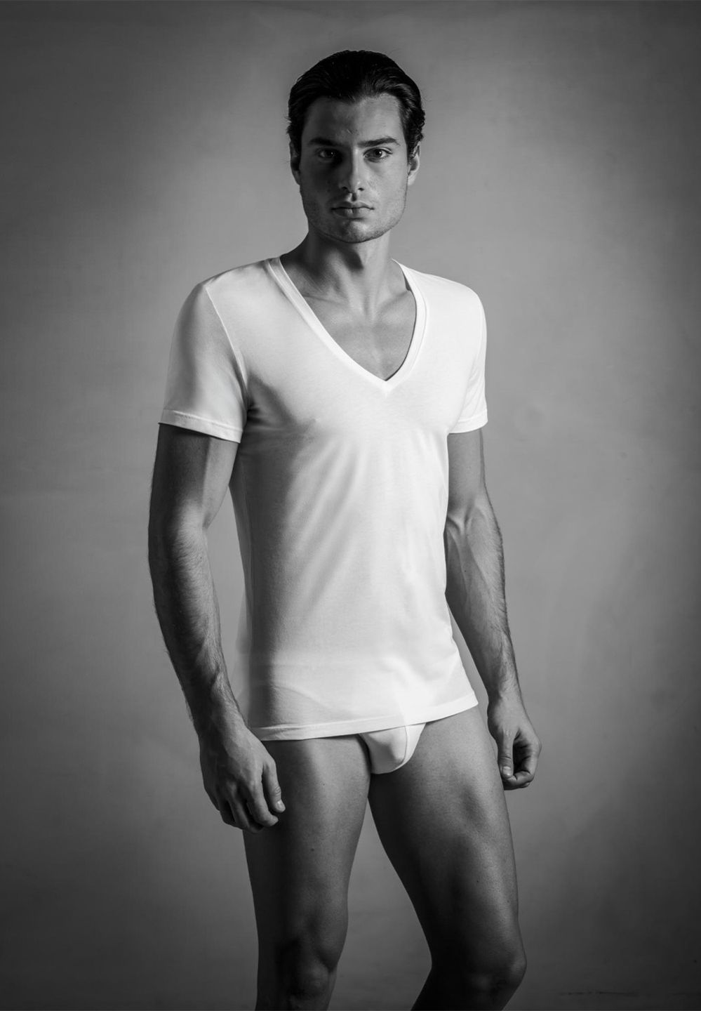 hom T-shirt col V en couleur white de la HOM collection Supreme Cotton