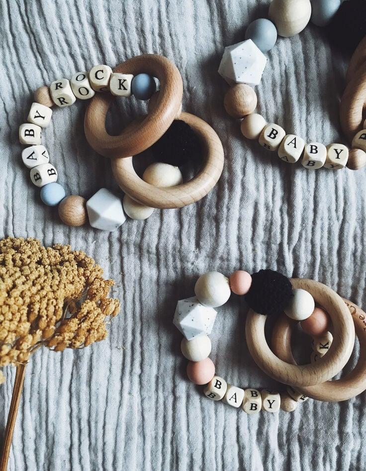 ikks Hochet rose en bois et anneau de dentition TENDRE CACTUS