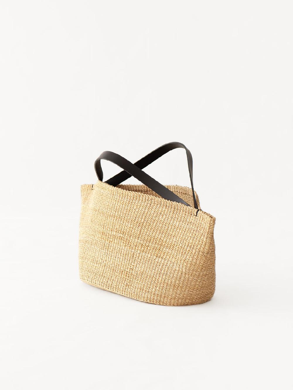 inès bressand AKAMAE N.34