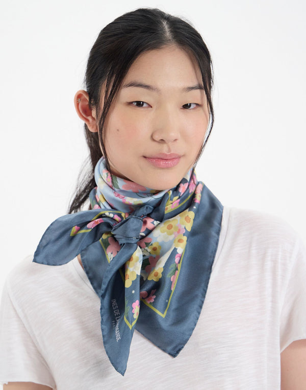 Ines De La Fressange Foulard Lewis En Soie Bleu à Fleurs