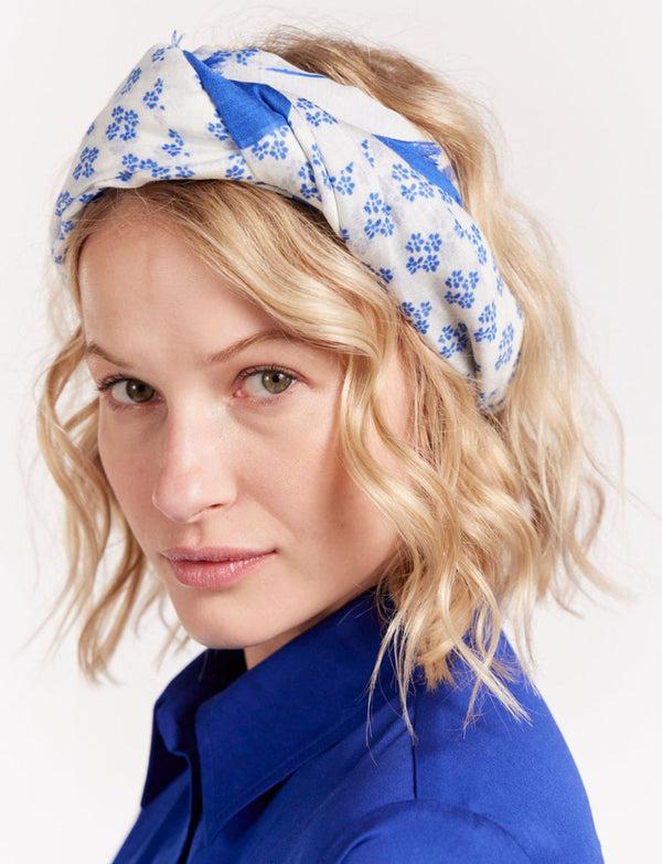 Ines De La Fressange Paréo Flore Imprimé Bleu Et Blanc