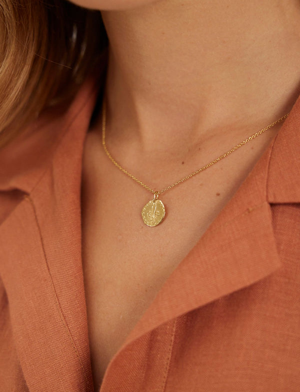 Ines De La Fressange Pendentif Lutèce Motif Lys Plaqué Or