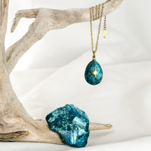Institut Claude Bell Collier Apatite Bleue