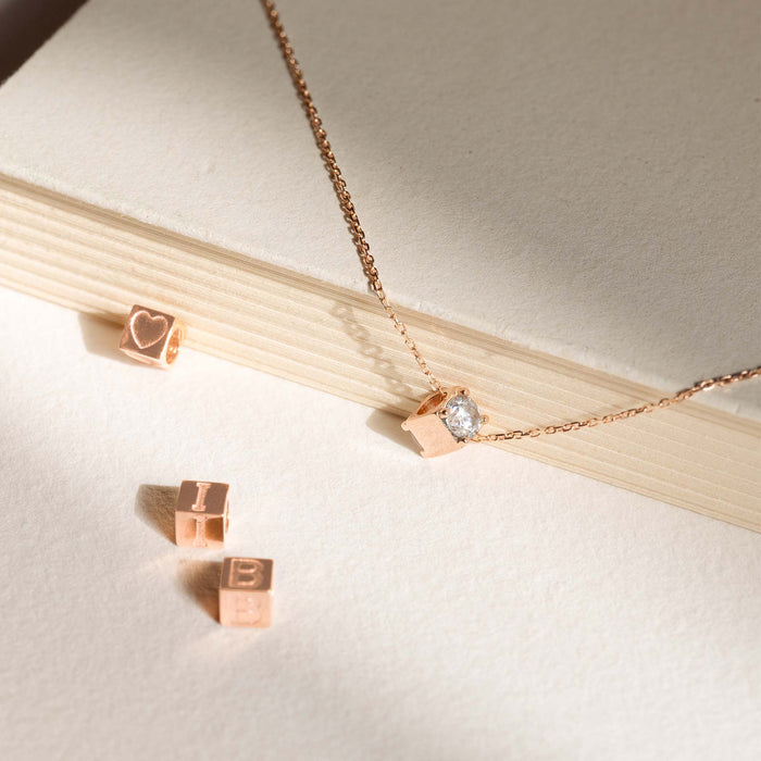 Isabel Bernard Cadeau D'Isabel Breloque Cube En Or Rose 14 Carats Avec Cœur Et Or Rose Collier Coffret Cadeau