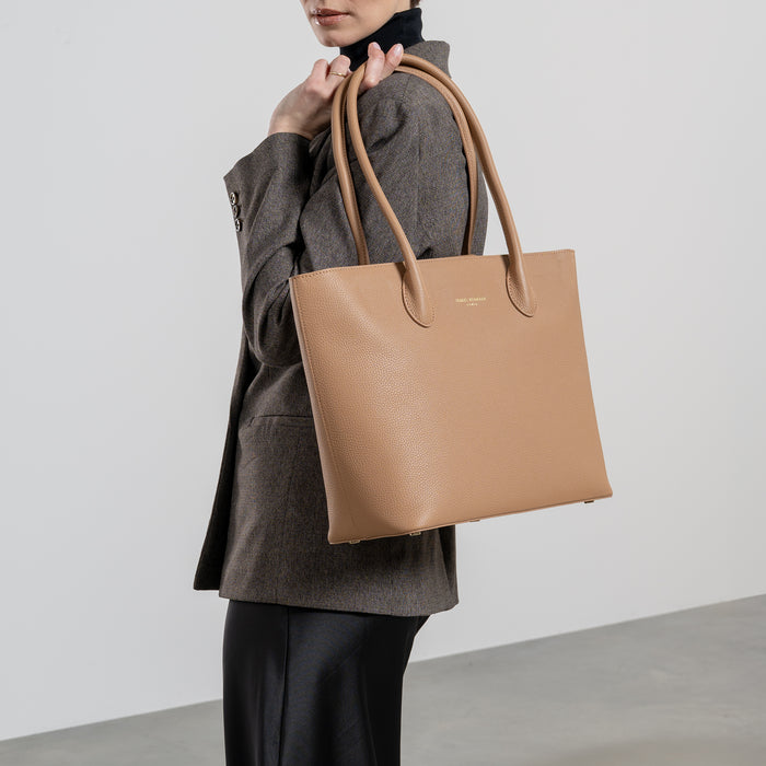 Isabel Bernard Cadeau D'Isabel En Cuir De Veau Camel Avec Sac Fourre-tout Et Portefeuille Zippé