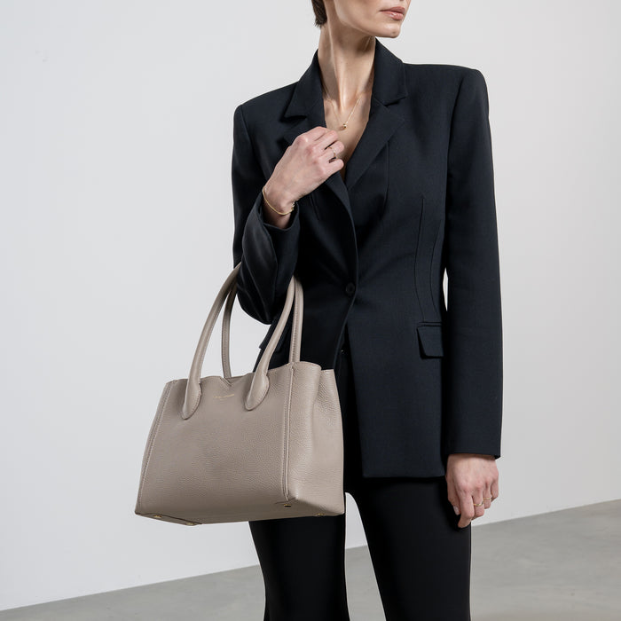 Isabel Bernard Cadeau D'Isabel Ensemble De Sac à Main En Cuir De Veau Taupe Et Portefeuille Zippé