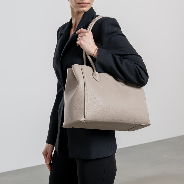 Isabel Bernard Cadeau D'Isabel Ensemble De Sac à Main En Cuir De Veau Taupe Et Portefeuille Zippé