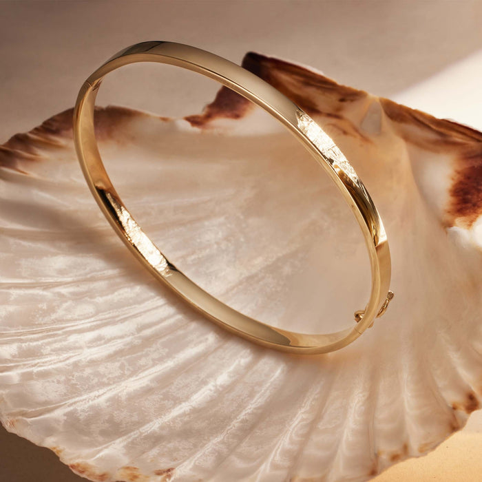 Isabel Bernard Cour D'Honneur Clara Bracelet Jonc En Or 14 Carats Avec Bord Rectangulaire