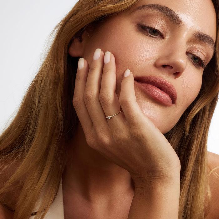 Isabel Bernard De La Paix Belinda Bague En Or 14 Carats Avec Diamant 0.12 Carat